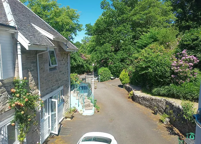 Peaceful And Stunning Waterside Location