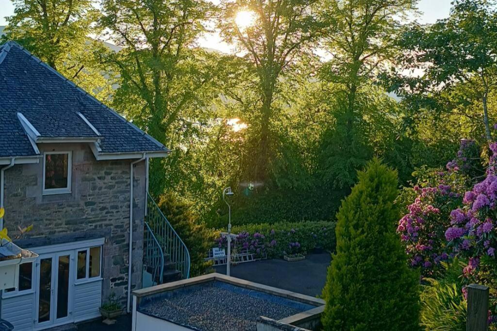 Peaceful And Stunning Waterside Location